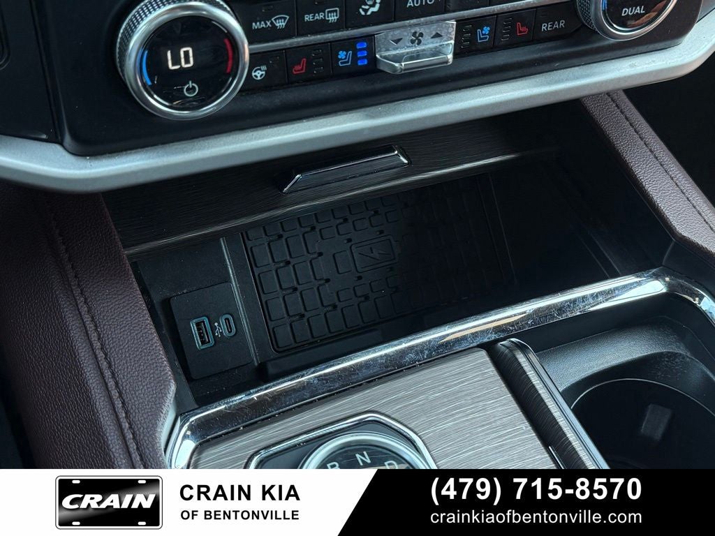 2024 Ford Expedition Limited - 4WD / PANORAMIC SUNROOF / CARFAX ONE OWNER