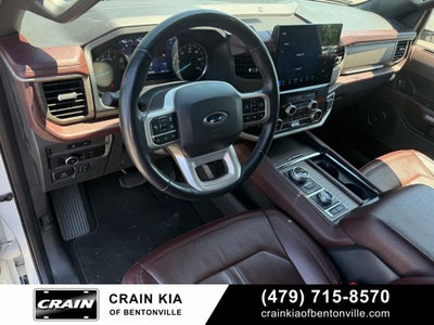 2024 Ford Expedition Limited - 4WD / PANORAMIC SUNROOF / CARFAX ONE OWNER
