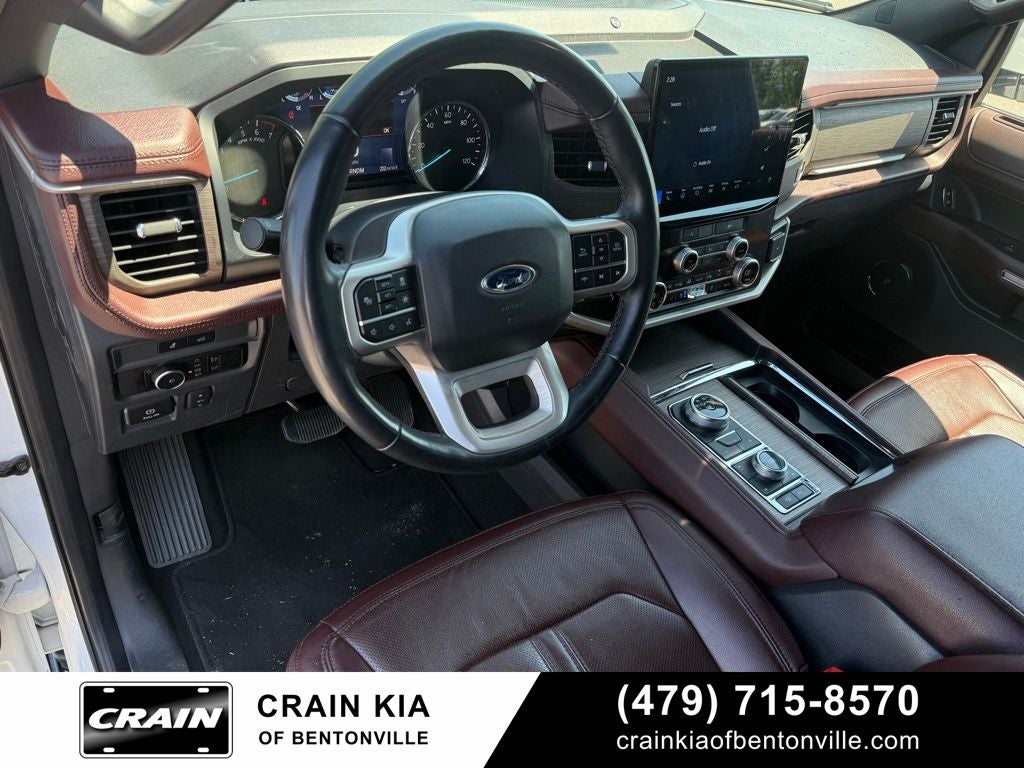 2024 Ford Expedition Limited - 4WD / PANORAMIC SUNROOF / CARFAX ONE OWNER