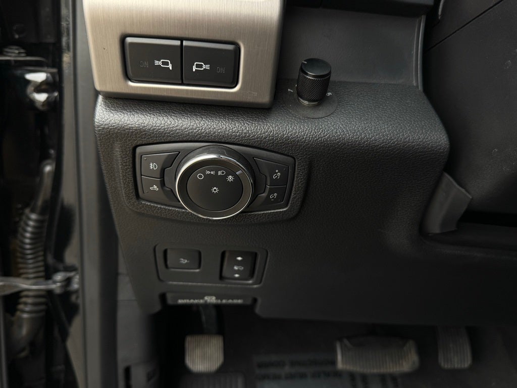 2021 Ford F-450SD Platinum - 4WD / PANORAMIC SUNROOF / $30K LIFT / WHEELS