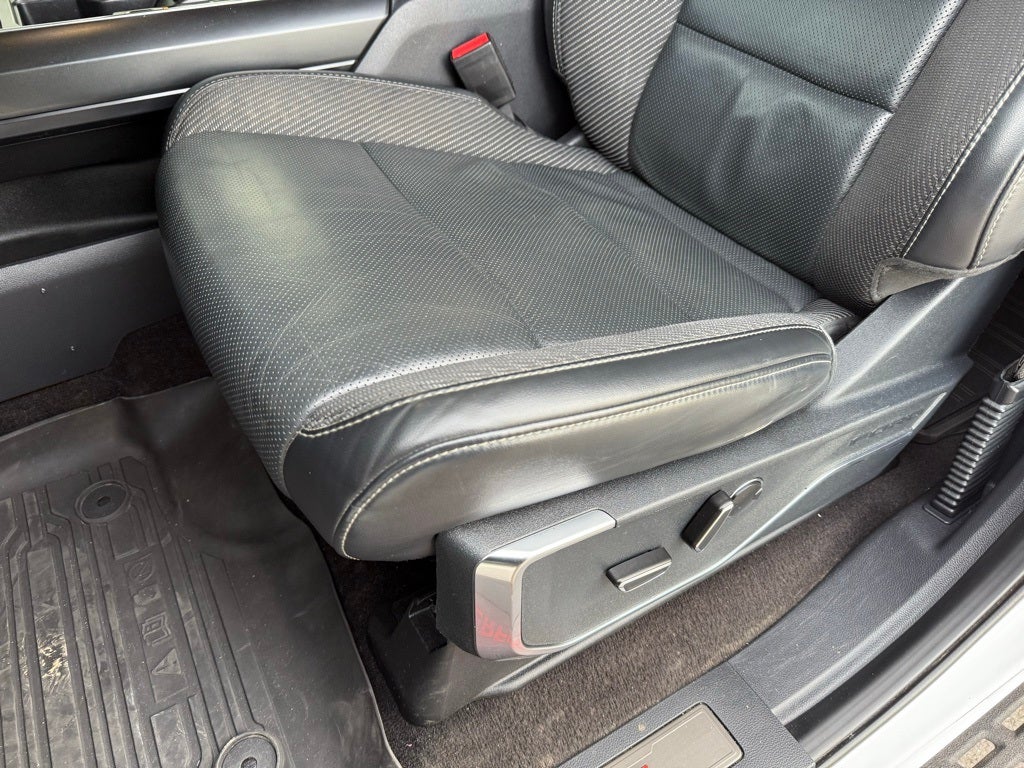 2022 Ford F-150 Raptor - 4WD / CLEAN CARFAX