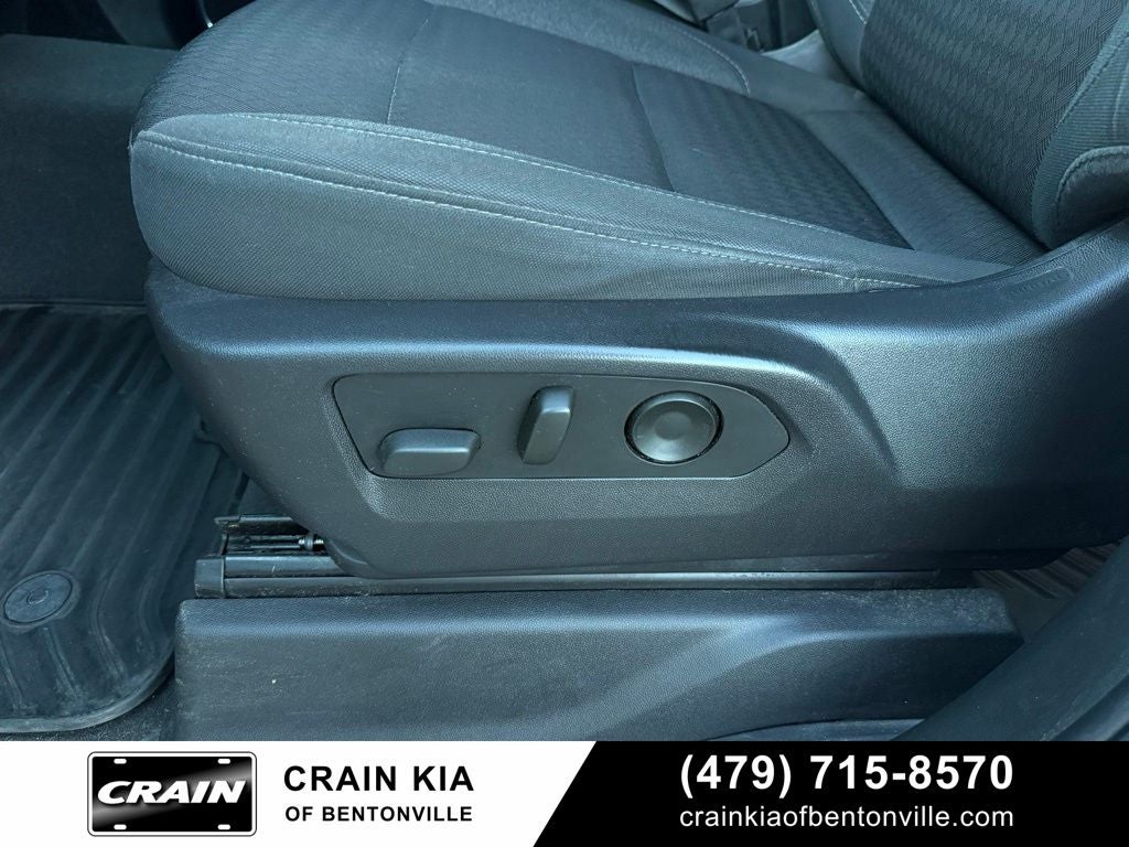 2023 Chevrolet Silverado 1500 LT - 4WD / CLEAN CARFAX / ONE OWNER