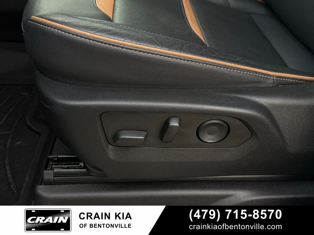 2024 GMC Yukon AT4 - 4WD / PANORAMIC SUNROOF / CLEAN CARFAX