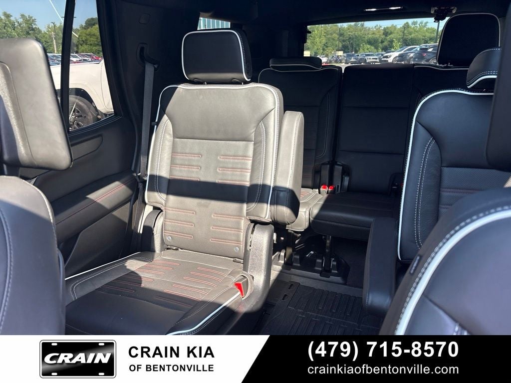 2025 GMC Yukon AT4 Ultimate - 4WD / PANORAMIC SUNROOF / ONE OWNER