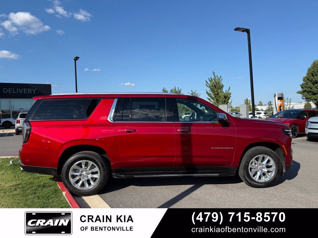 2025 Chevrolet Suburban Premier - 4WD / PANORAMIC SUNROOF / CLEAN CARFAX