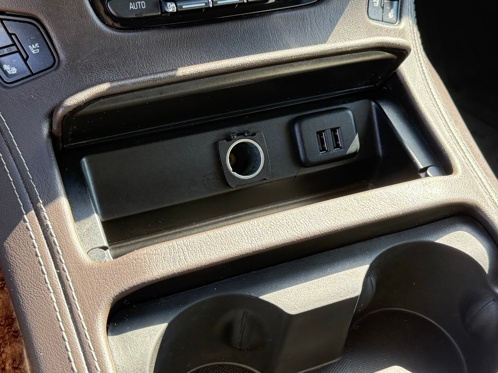 2015 Chevrolet Suburban LTZ - 4WD / SUNROOF / DVD / CLEAN CARFAX