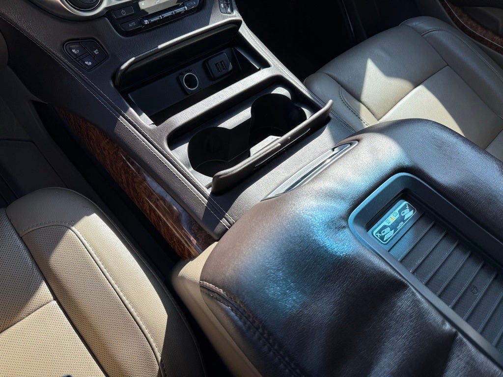 2015 Chevrolet Suburban LTZ - 4WD / SUNROOF / DVD / CLEAN CARFAX