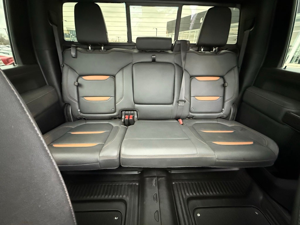 2023 GMC Sierra 2500HD AT4 - 4WD / SUNROOF / CLEAN CARFAX