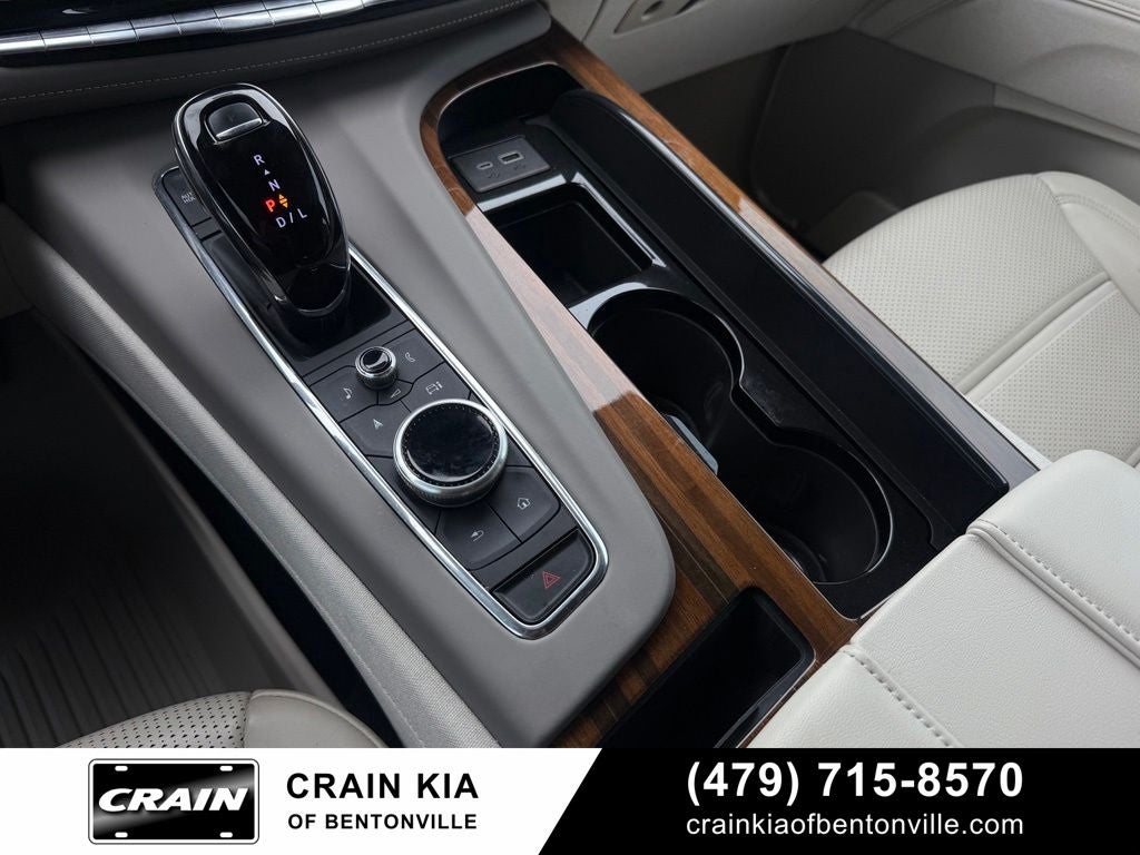 2024 Cadillac Escalade ESV Sport Platinum - AWD / PANORAMIC SUNROOF / CLEAN CARFAX