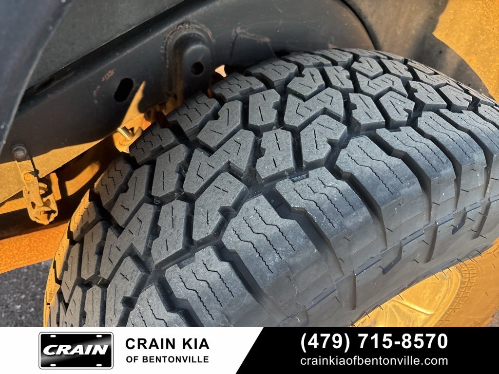 2000 Jeep Wrangler Sport - 4WD / CLEAN CARFAX