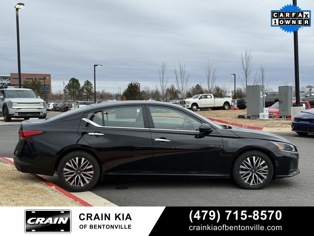 2024 Nissan Altima 2.5 SV - CLEAN CARFAX / ONE OWNER