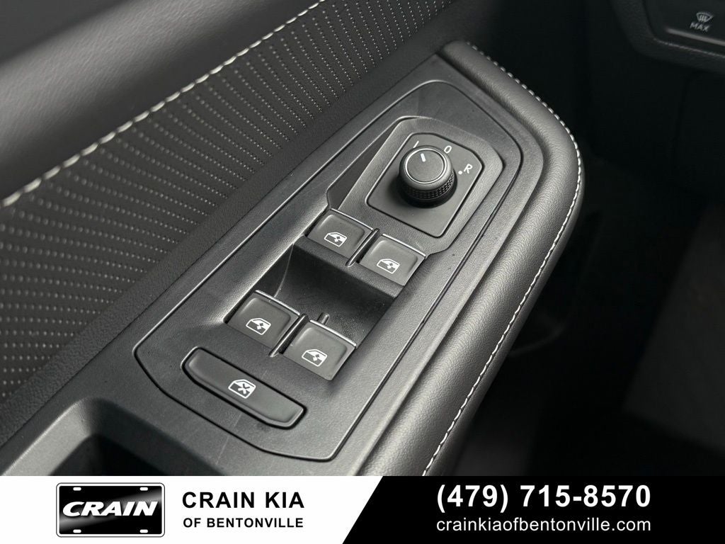 2025 Volkswagen Atlas Cross Sport 2.0T SE w/Technology - AWD / CLEAN CARFAX / ONE OWNER