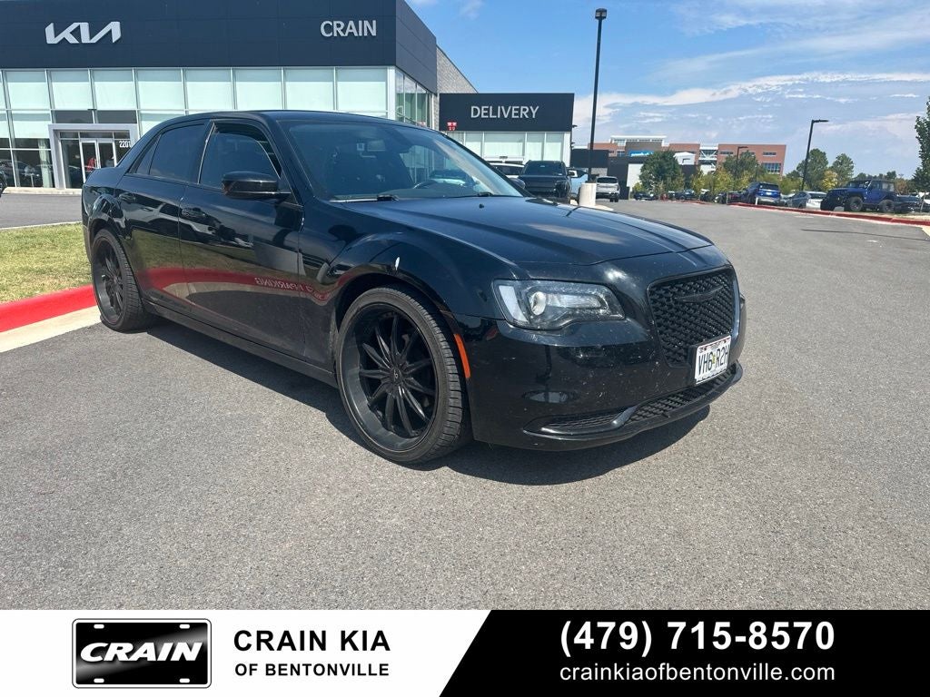 2022 Chrysler 300 Touring - CLEAN CARFAX / ONE OWNER