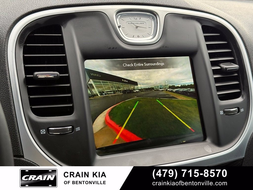 2022 Chrysler 300 Touring - CLEAN CARFAX / ONE OWNER