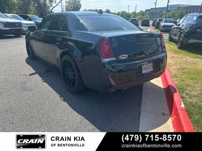 2022 Chrysler 300 Touring - CLEAN CARFAX / ONE OWNER