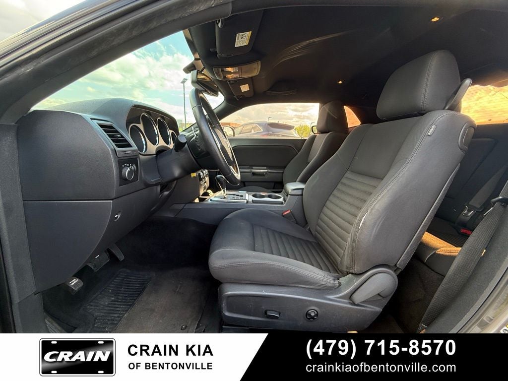 2013 Dodge Challenger SXT - CLEAN CARFAX HISTORY