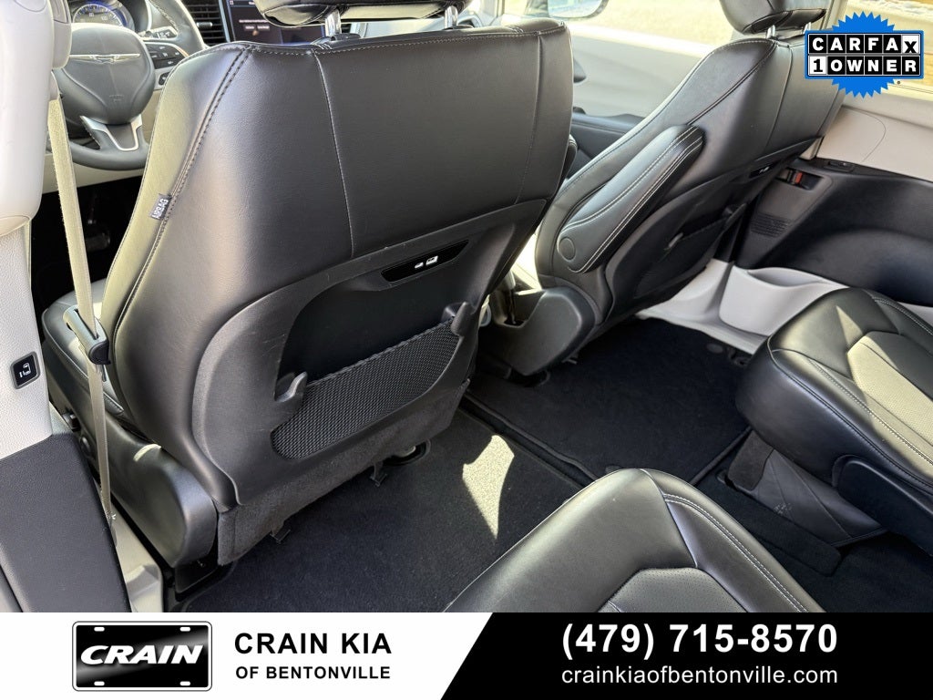2024 Chrysler Pacifica Touring L - CLEAN CARFAX / ONE OWNER