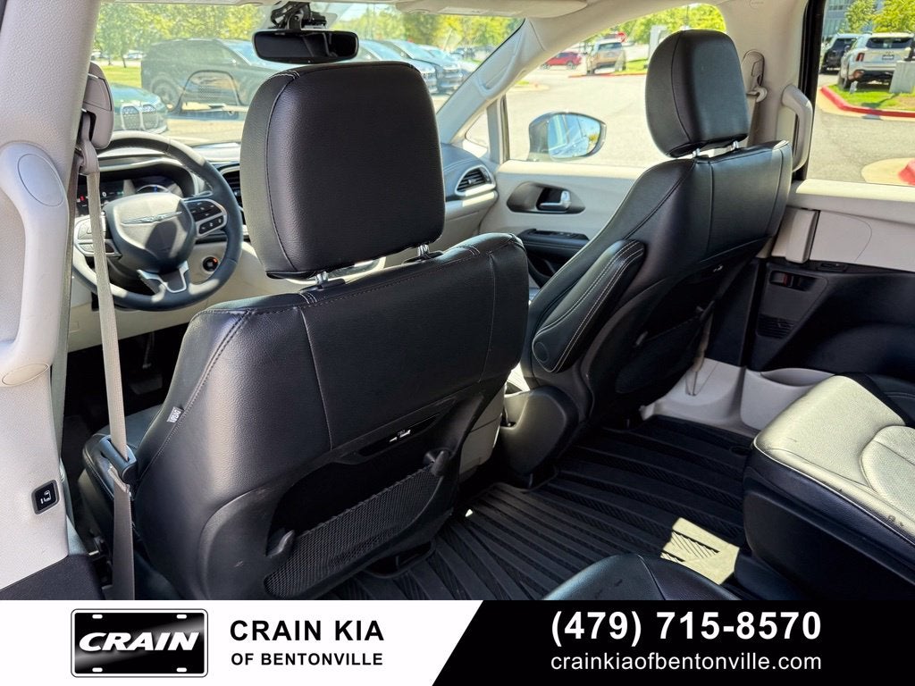 2022 Chrysler Pacifica Hybrid Touring L - CLEAN CARFAX / ONE OWNER