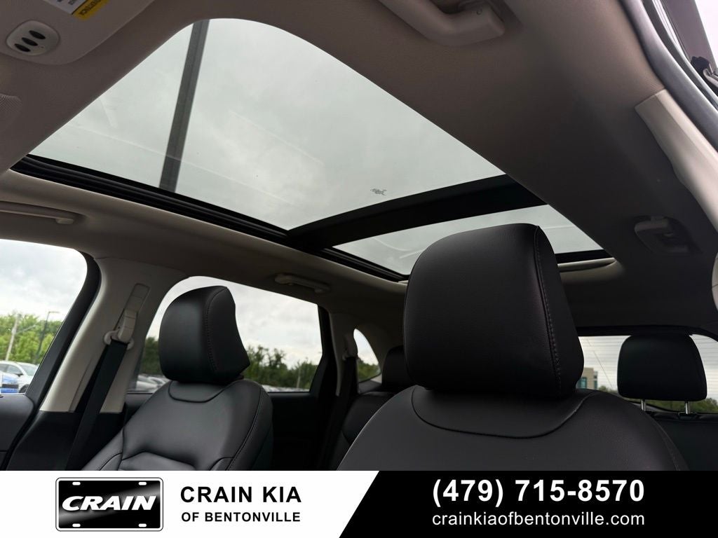 2024 Ford Edge SEL - AWD / PANORAMIC SUNROOF / ONE OWNER