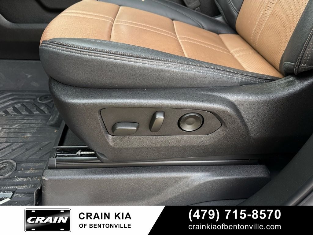 2025 Chevrolet Silverado 1500 High Country - 4WD / SUNROOF / ONE OWNER