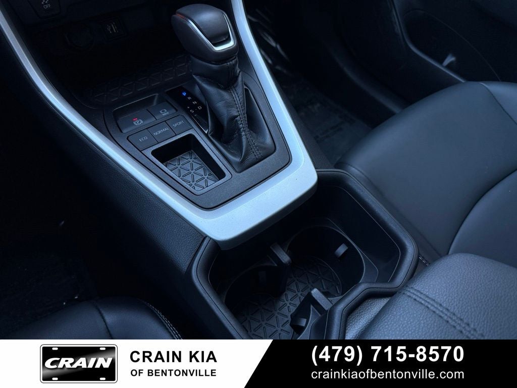 2024 Toyota RAV4 XLE Premium - SUNROOF / CLEAN CARFAX / ONE OWNER