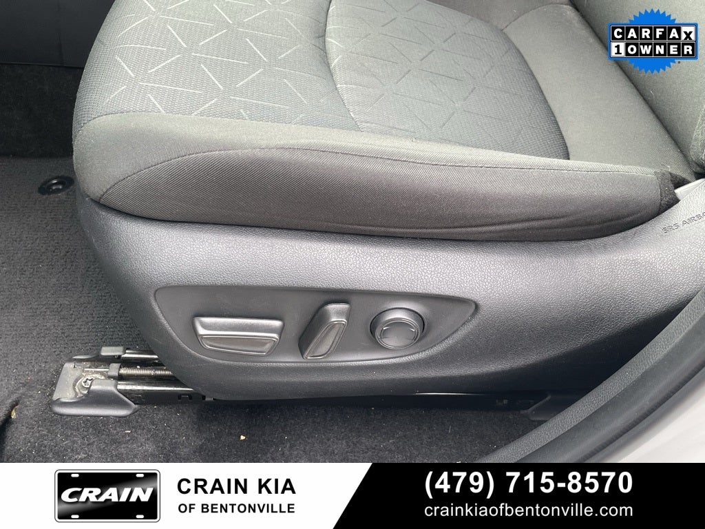 2024 Toyota RAV4 XLE - CLEAN CARFAX / ONE OWNER