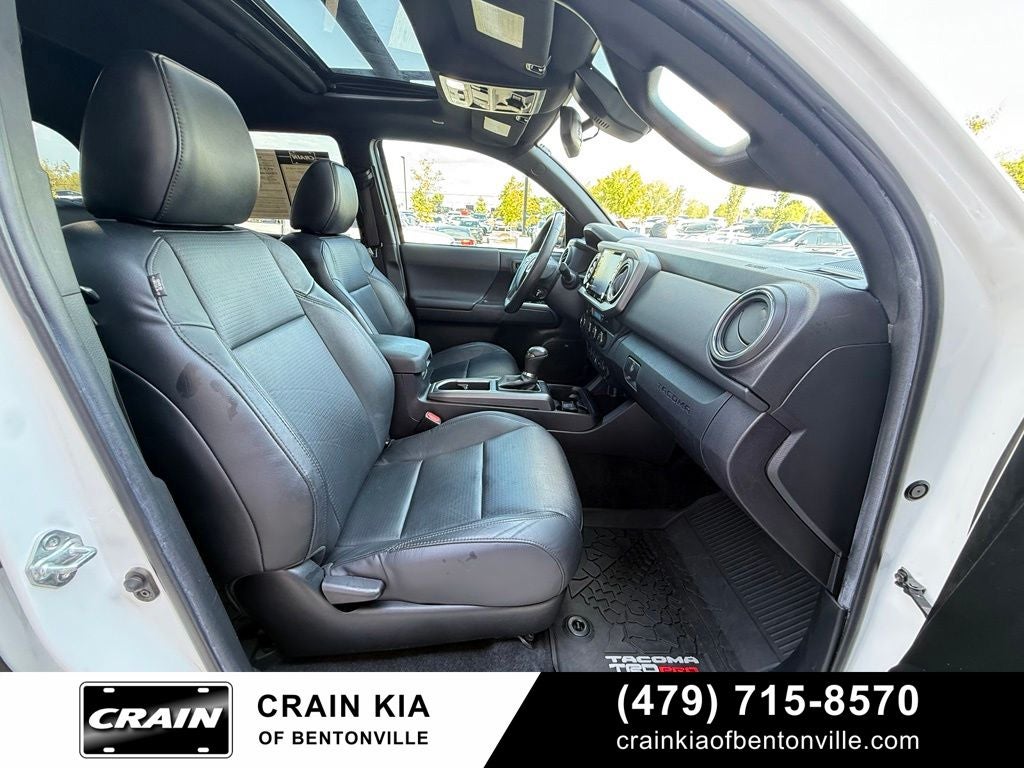 2022 Toyota Tacoma TRD Off-Road Premium V6 - 4WD / SUNROOF / CLEAN CARFAX / LIFTED