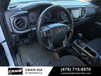 2017 Toyota Tacoma SR V6 - 4WD / LIFTED! / CLEAN CARFAX