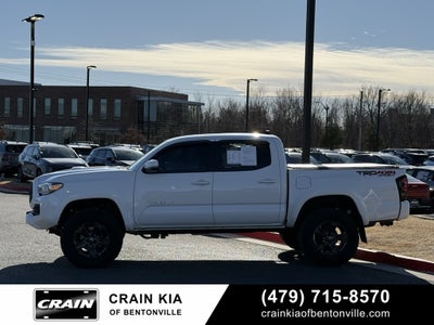 2017 Toyota Tacoma SR V6 - 4WD / LIFTED! / CLEAN CARFAX