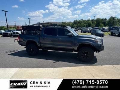 2017 Toyota Tacoma TRD Sport V6 - 4WD / CLEAN CARFAX / LIFTED!