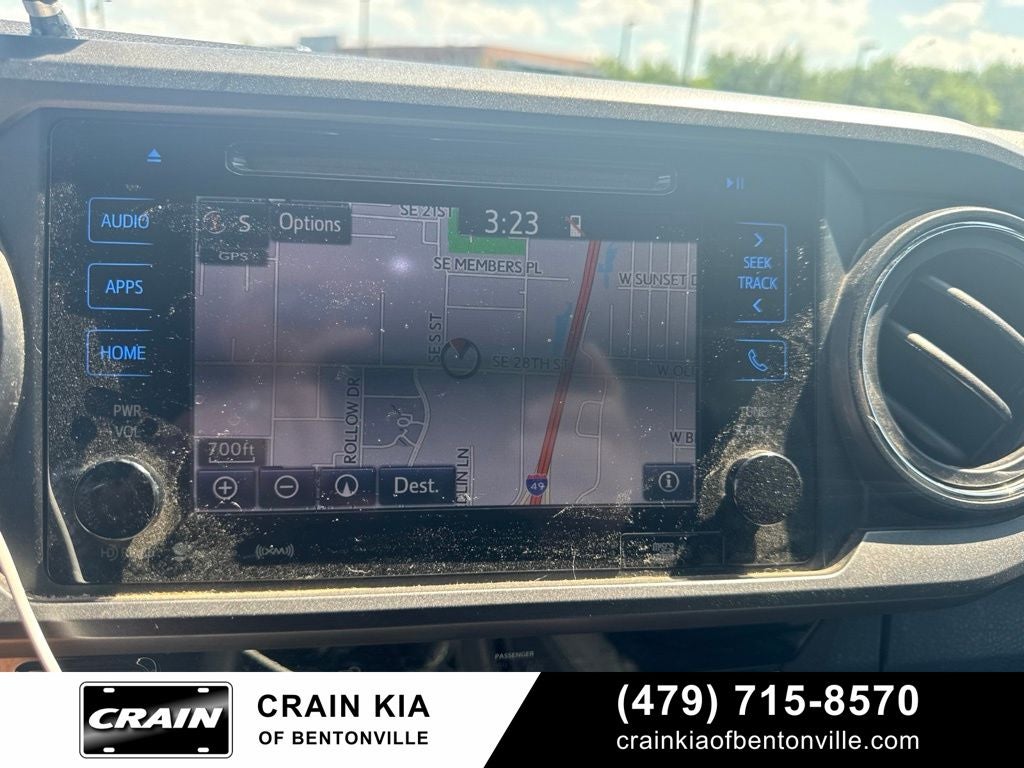 2017 Toyota Tacoma TRD Sport V6 - 4WD / CLEAN CARFAX / LIFTED!