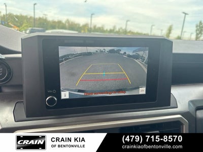 2024 Toyota Tacoma SR5 - 4WD / CLEAN CARFAX