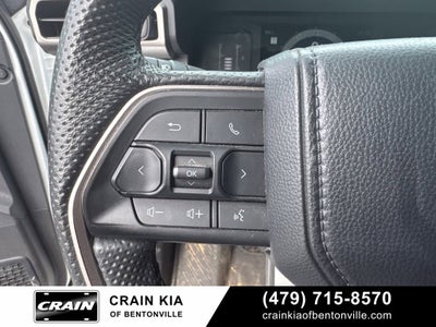 2024 Toyota Tacoma SR5 - 4WD / CLEAN CARFAX