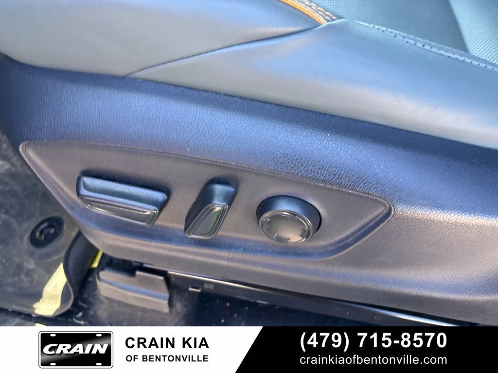 2025 Toyota Tacoma Hybrid Trailhunter - 4WD / CLEAN CARFAX / ONE OWNER