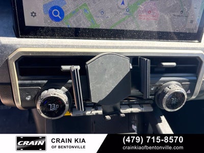 2025 Toyota Tacoma Hybrid Trailhunter - 4WD / CLEAN CARFAX / ONE OWNER