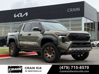 2025 Toyota Tacoma Hybrid Trailhunter - 4WD / CARFAX ONE OWNER