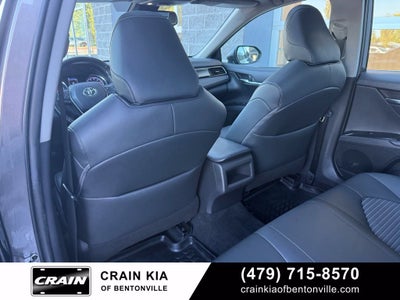 2019 Toyota Camry SE - SUNROOF / CLEAN CARFAX