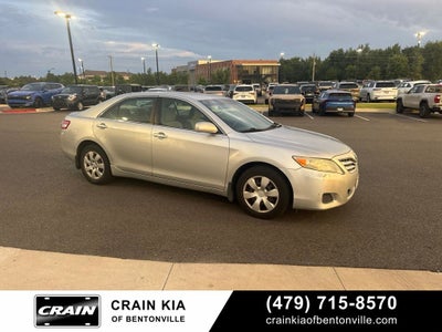 2010 Toyota Camry LE - CLEAN CARFAX
