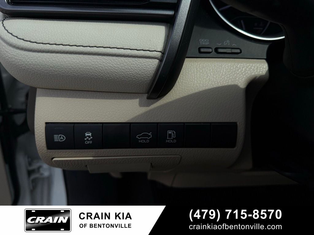 2023 Toyota Camry LE - CLEAN CARFAX / ONE OWNER