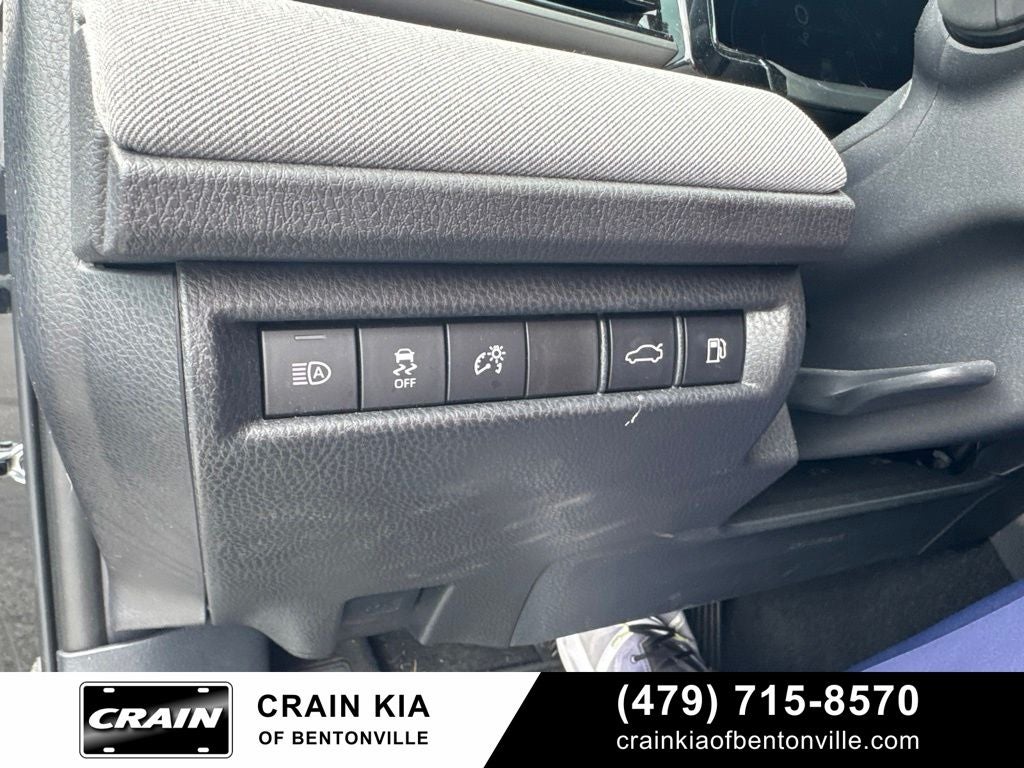 2025 Toyota Camry LE - CLEAN CARFAX / ONE OWNER