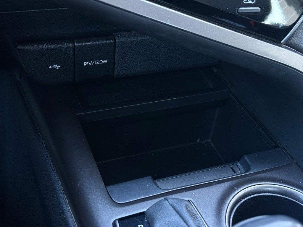 2024 Toyota Camry SE - CLEAN CARFAX / ONE OWNER