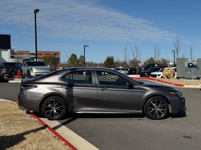 2024 Toyota Camry SE - CLEAN CARFAX / ONE OWNER