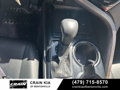 2020 Toyota Camry SE - CLEAN CARFAX / ONE OWNER