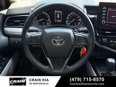 2022 Toyota Camry SE - CLEAN CARFAX / ONE OWNER