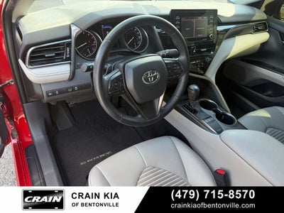 2022 Toyota Camry SE - CLEAN CARFAX / ONE OWNER