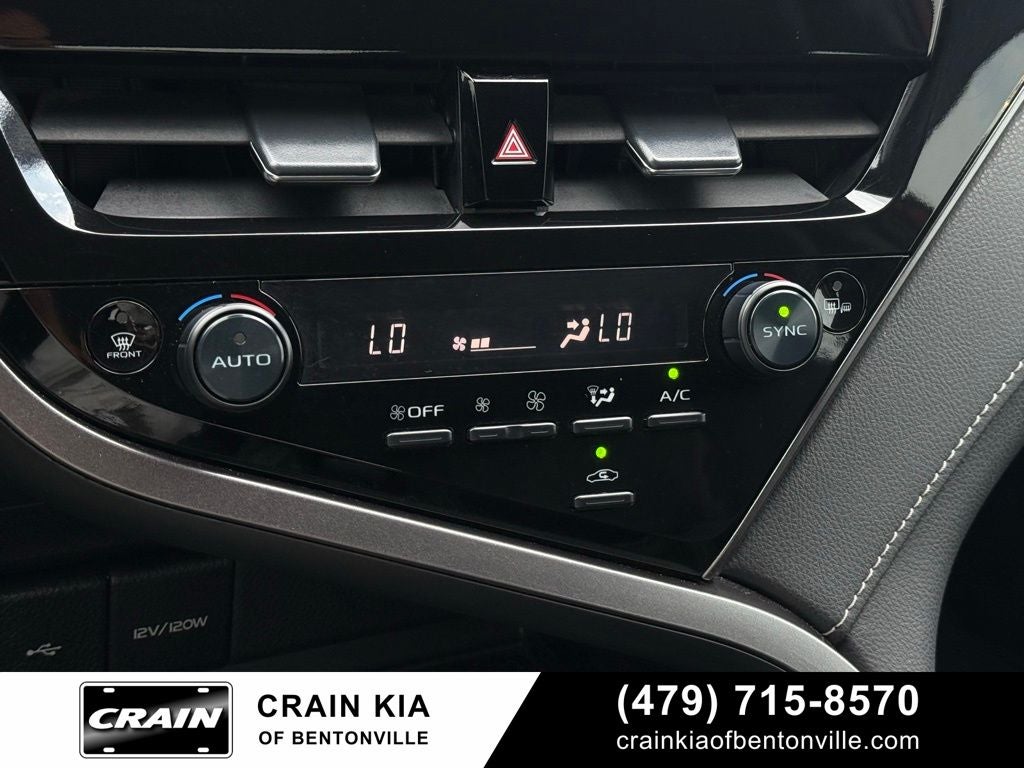 2023 Toyota Camry SE - CLEAN CARFAX / ONE OWNER