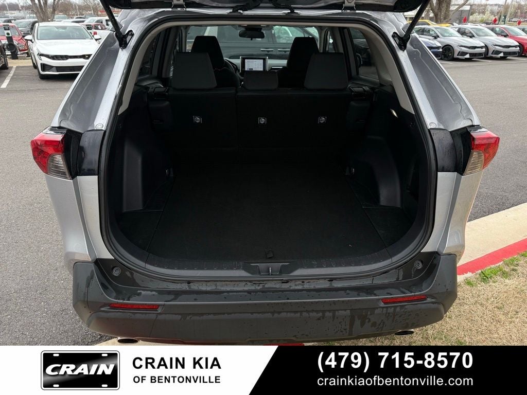 2025 Toyota RAV4 Hybrid XLE - AWD / CLEAN CARFAX / ONE OWNER