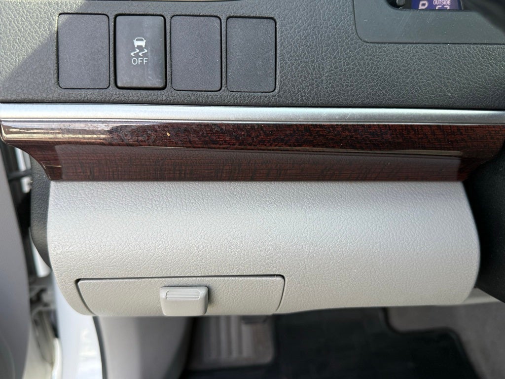 2014 Toyota Camry XLE - SUNROOF