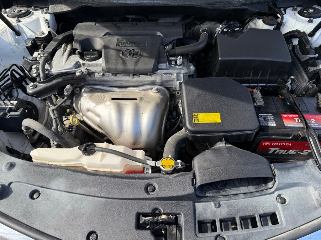 2014 Toyota Camry XLE - SUNROOF