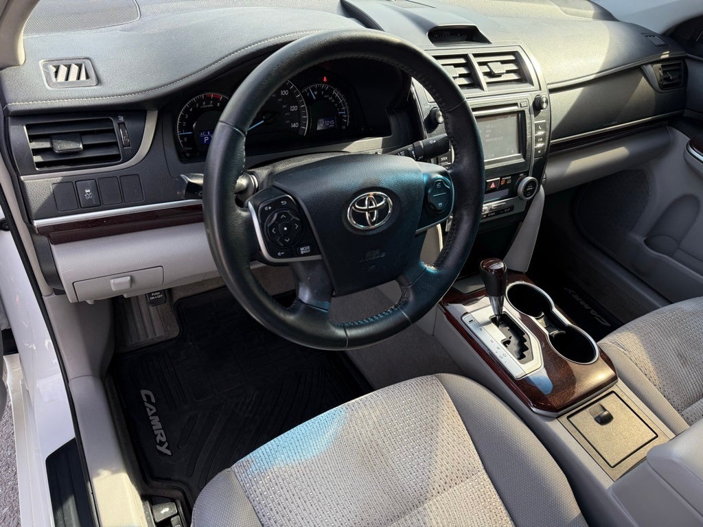 2014 Toyota Camry XLE - SUNROOF